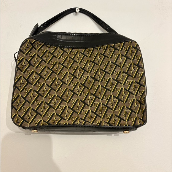 Black and Gold Patterned Handbag long strap - Picture 7 of 7